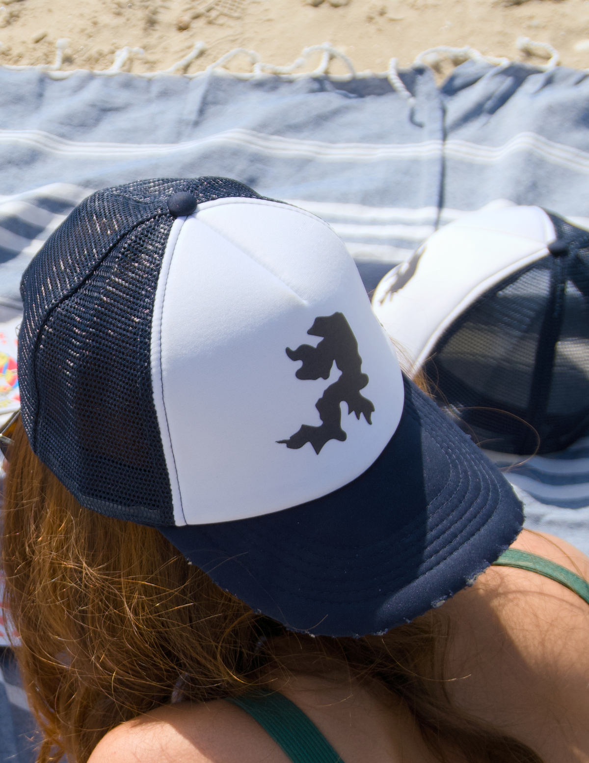 Casquette blanche destroy
